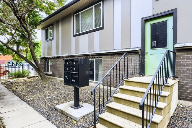 Building Photo - 2445 Lawrence St Unit D