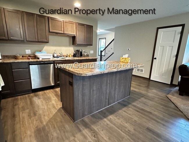 Photo - Lakeville Corner Unit, Walk out Patio, 2 C...