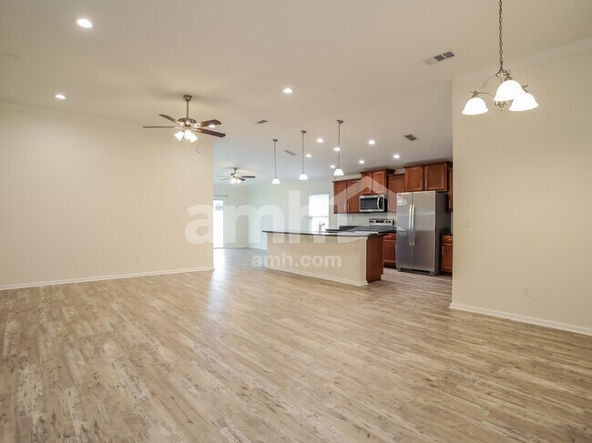 Photo - 636 Glendale Ln