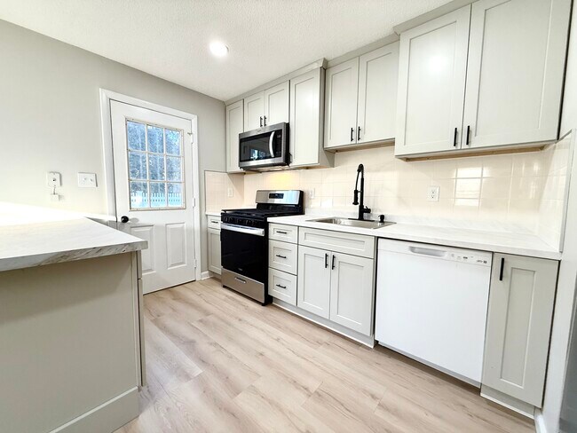 Photo - 1063 Tacoma St Unidad 2