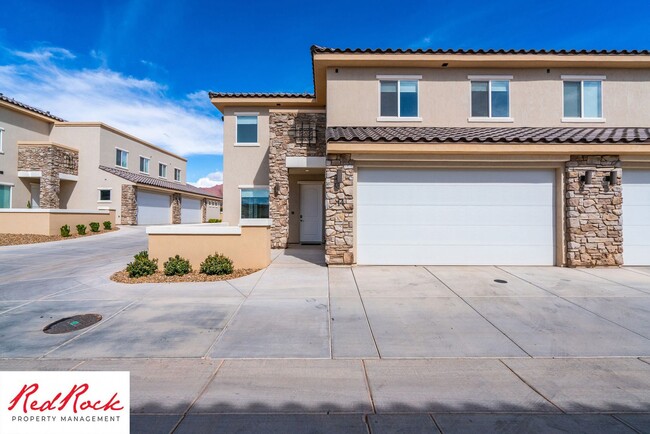 Building Photo - 3 Bedroom, 2.5 Bathroom Townhome in Ivins City