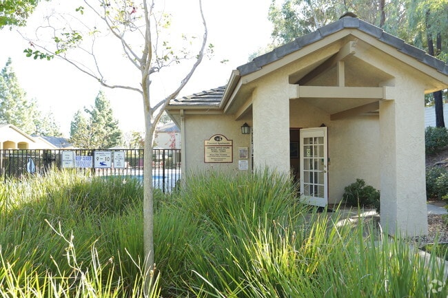 Primary Photo - Pinecrest Apartments