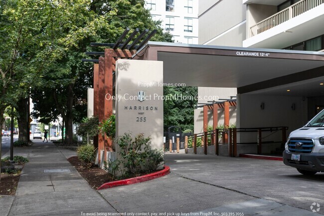 Building Photo - Elegant Downtown Portland Condo with Moder... Unit 18E