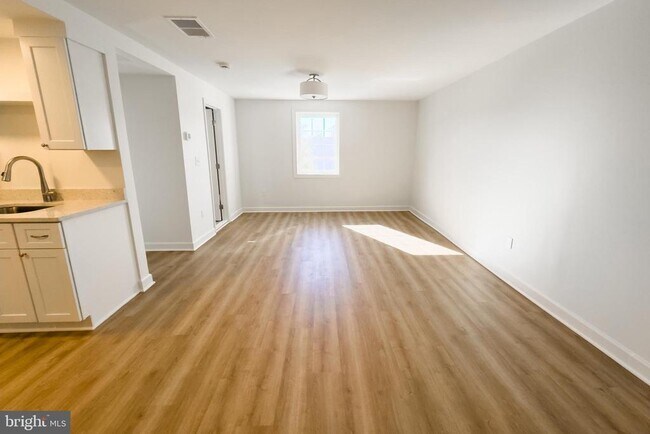 Photo - 380 Broadview Ave Unidad APT 5