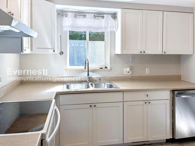 Photo - 621 W Prospect Rd