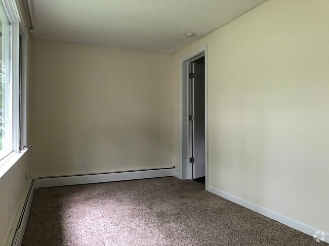 Building Photo - 4632-4632 1/2 Duplex Unit 4632 Lower Rental