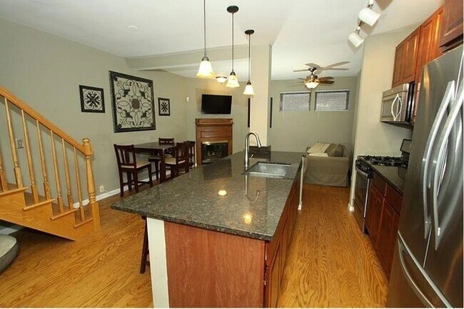 Photo - 2643 N Southport Ave