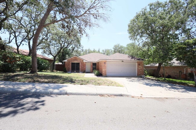 Building Photo - Updated 3 Bed / 2 Bath One-Story Home in S...