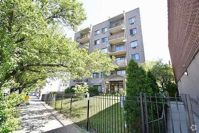 Building Photo - 54-09 108th St Unit 1D Rental