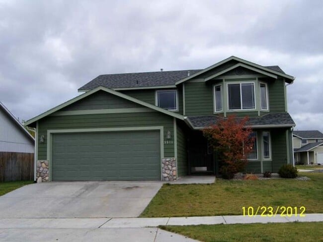 Building Photo - Large Corner Lot 4BR, 2.5BA Cheney Home In Big Sky #1454