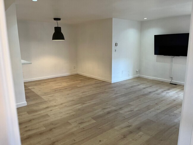Photo - 358 S Gramercy Pl Unit Renovated Top-Floor 2BR/2