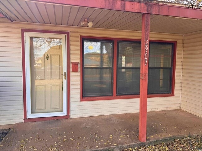 Photo - 2907 Moffett Ave