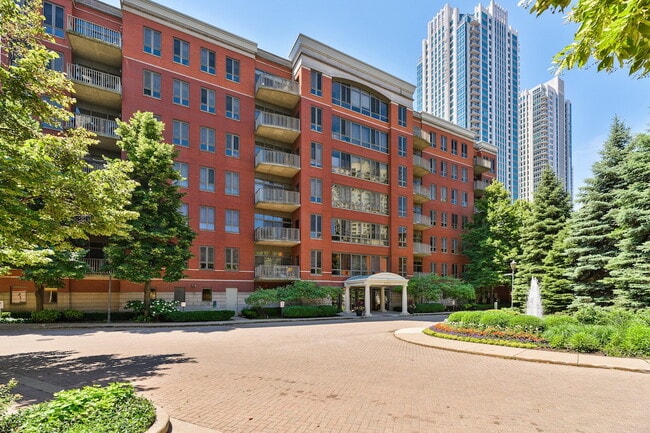 400 N Clinton St Unit 706