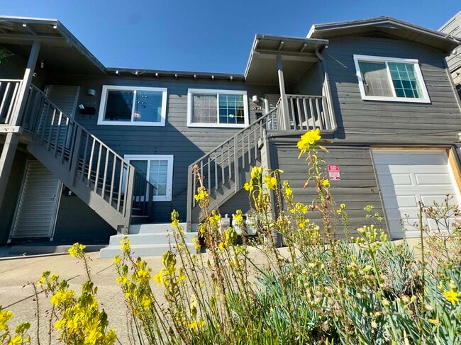 Photo - 2731 Chestnut St