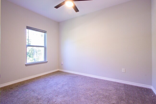 Photo - 15629 Holly Dr