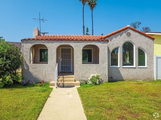 Building Photo - Elegant 3BD/2BA Oasis in the Heart of Glen... Rental