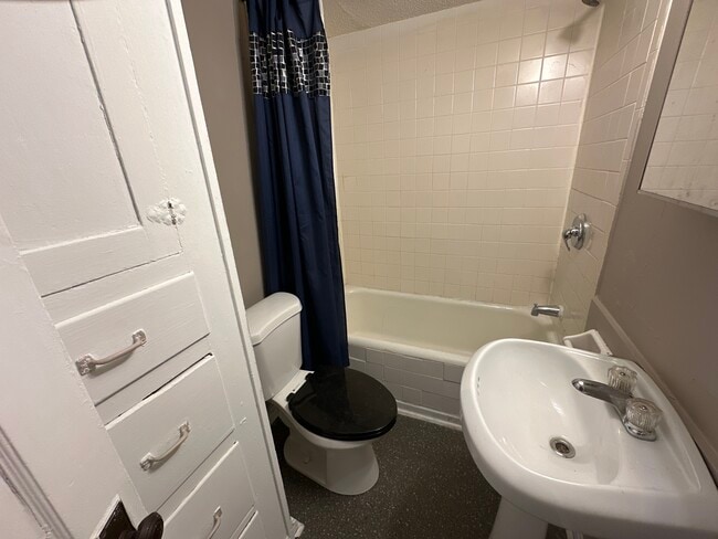 Photo - 17 N Roys Ave Unit 17 N. Roys Ave.