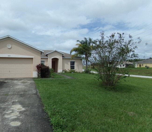 Building Photo - 1003 Cumberland Dr