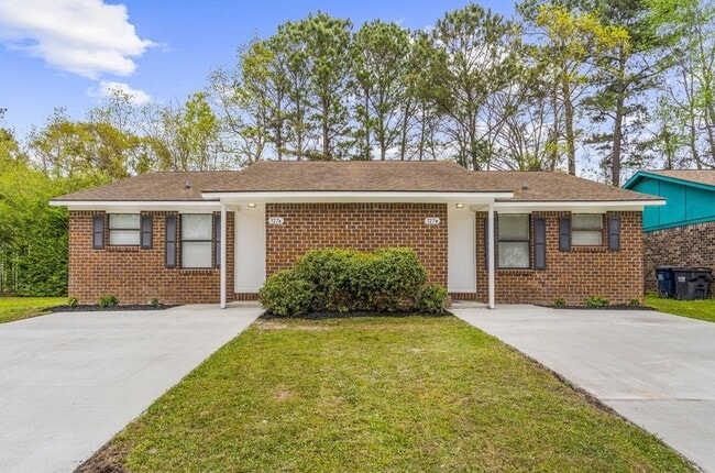 Building Photo - 127 Cedar Grove Dr