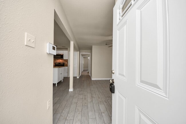 11915 Binghamton Dr