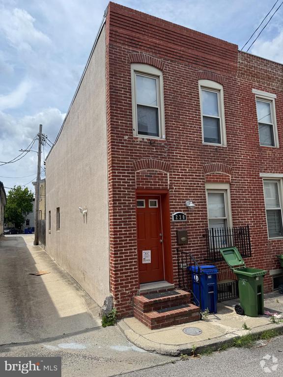 Building Photo - 230 S Duncan St Rental