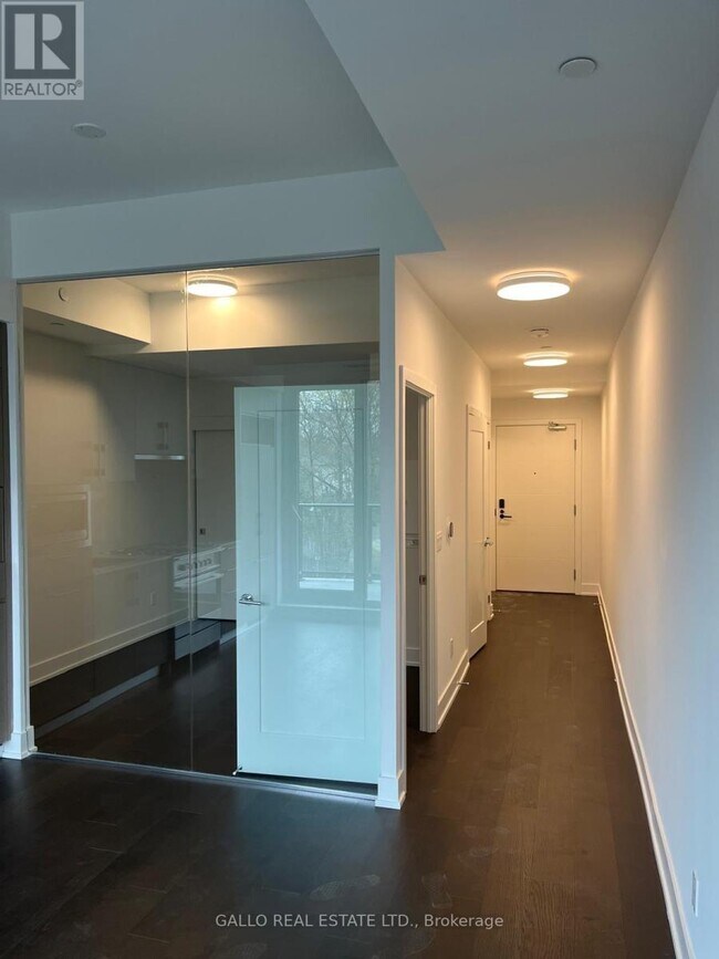 Photo - 8 Manor Rd W Unit 307