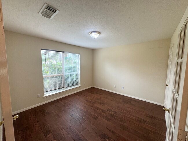 Photo - 2601 Easton Springs Ct