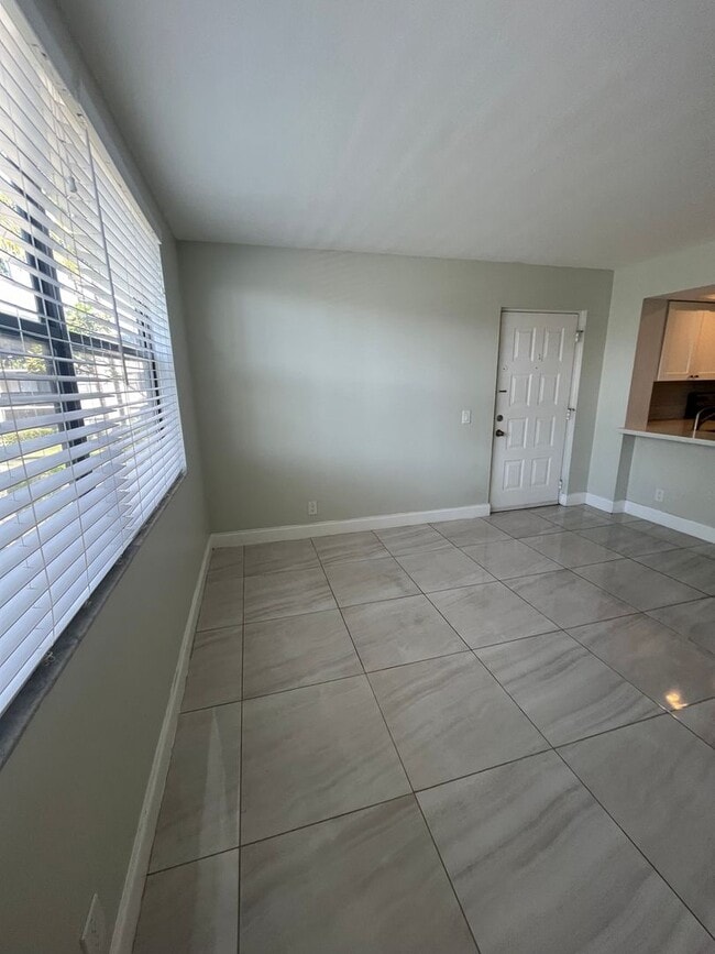 Photo - ONE BEDROOM ONE BATHROOM! FULLY RENOVATED Stainless Appliances! Unit 23