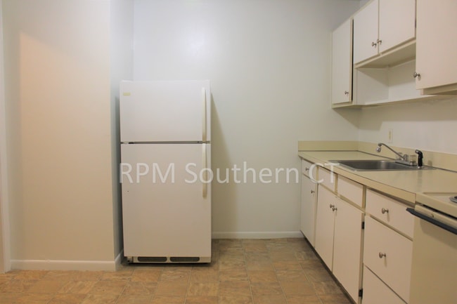 Photo - Ranch Style Condo – Hamden – 1 Bedroom