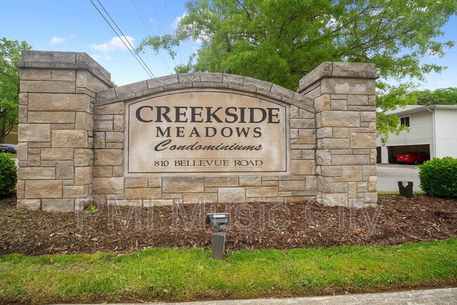 Photo - 810 Bellevue Rd