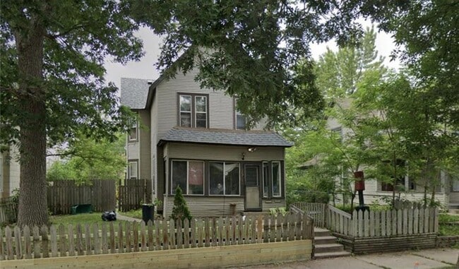 Building Photo - 2923 N Girard Ave