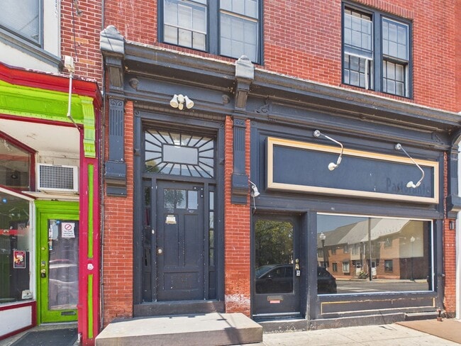 Building Photo - 1012 N 3rd St Unit Apt 4