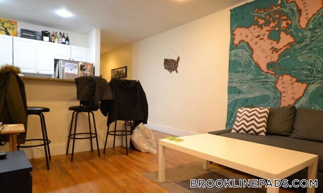 324 St Paul St Unit 6