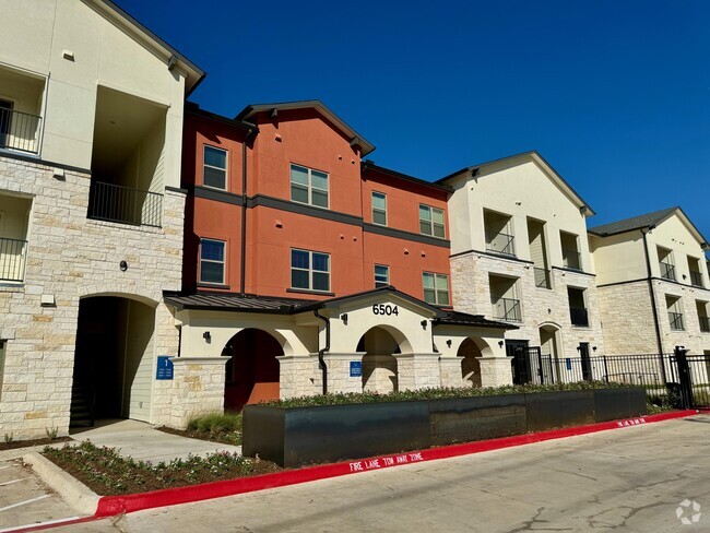 Building Photo - The Park at Speyside Rental