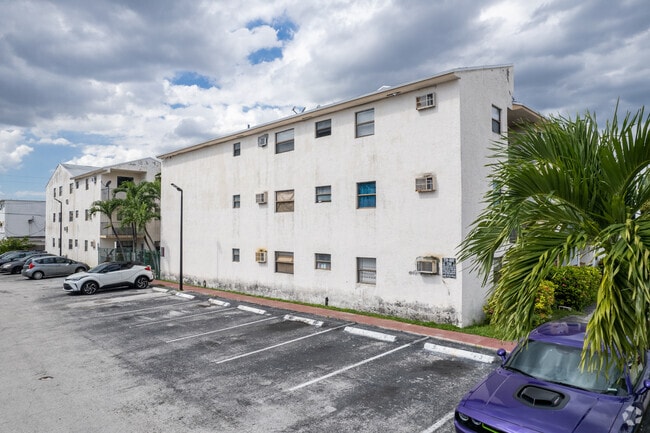 Photo - Guernica Condominium