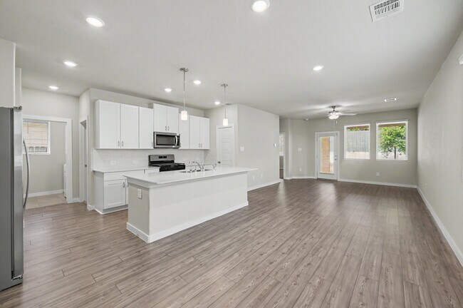 Photo - 2010 W Darlington Oak Ct