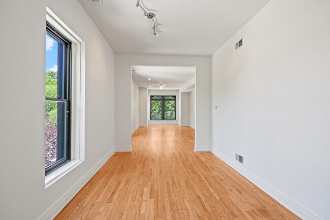 Photo - 800 S Loomis St Unit 2