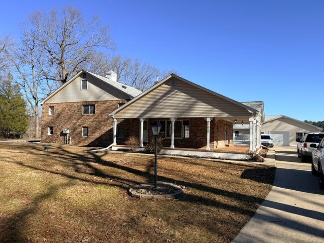 Building Photo - 45146 Andover Estates Rd Unit 4