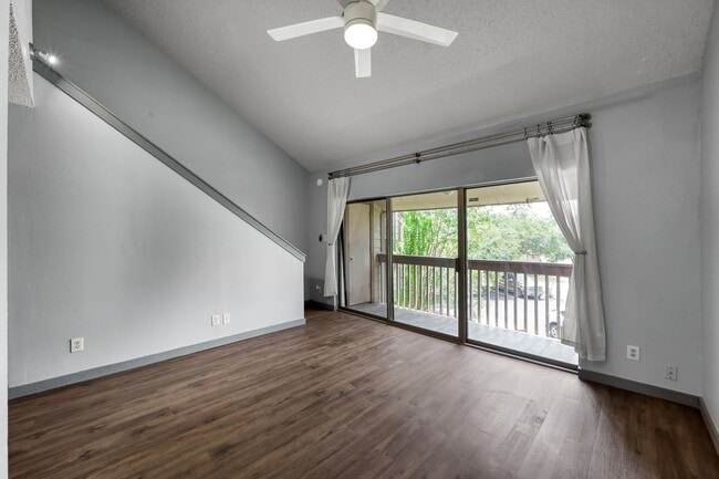 Photo - 12900 Walden Rd Unidad 216B