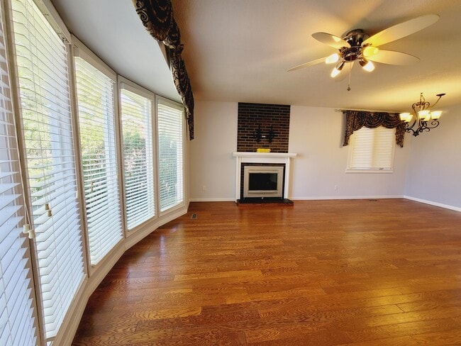 Photo - 12203-12149 149 Ave NW