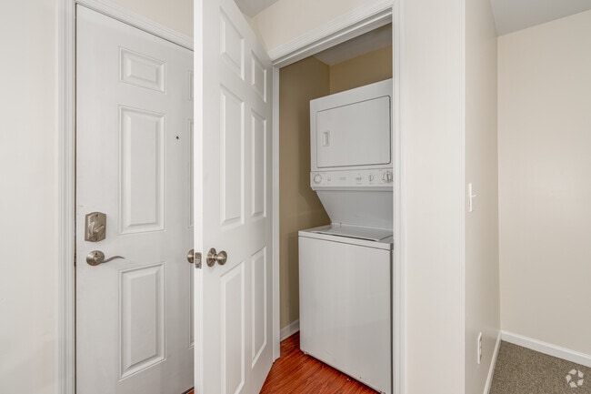 Studio - 500SF - Laundry
