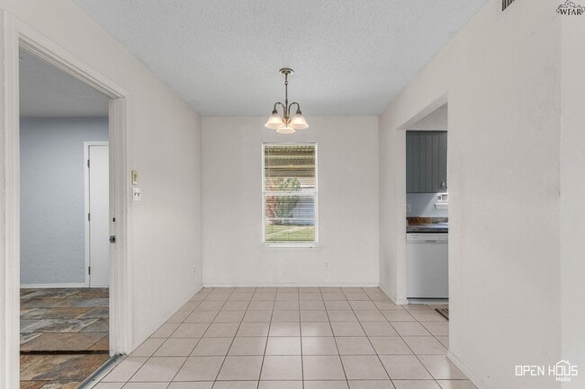 Photo - 212 Dirks Dr