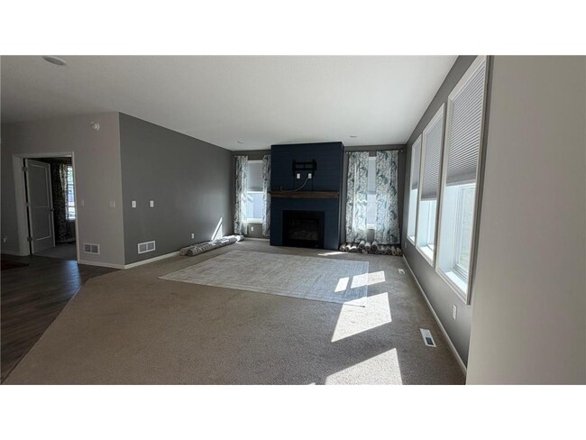 Photo - 5590 Upper 179th St W