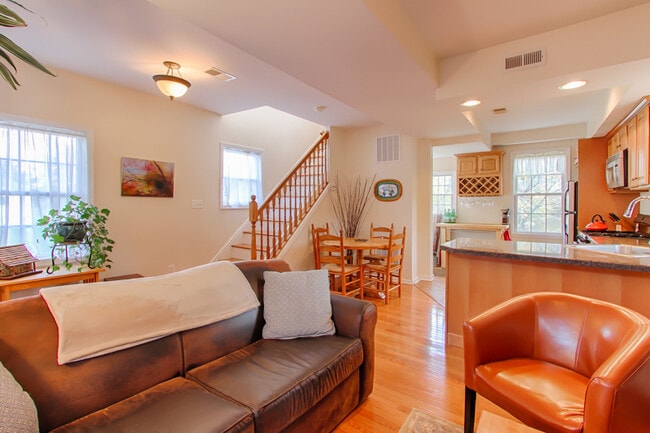 16 Mendham Ave