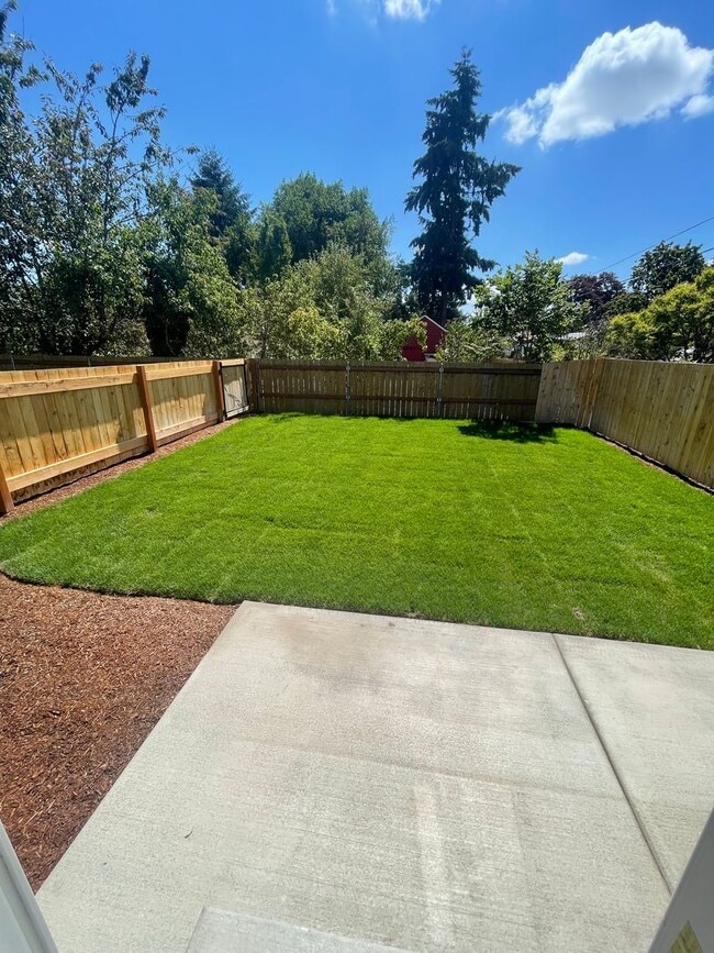 Photo - Newly Contructed Pet Friendly Apartment wi...