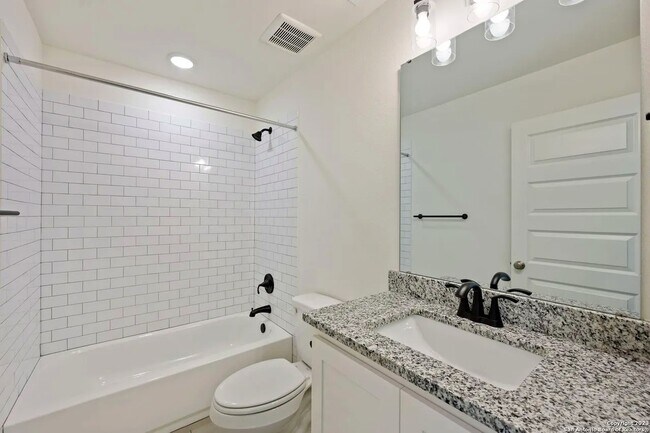 Photo - 543 Delmar St
