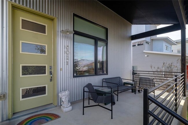 Photo - 6021 Seville Dr