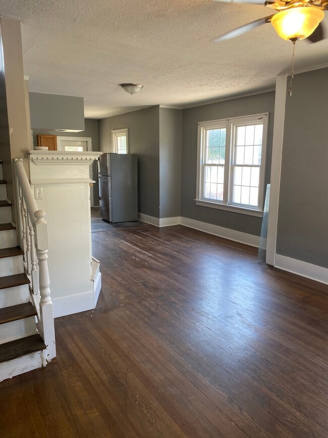 Photo - 208 NW End Blvd