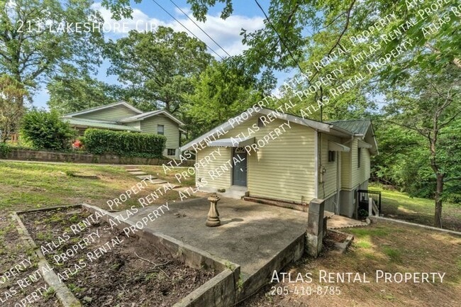 Photo - 211 Lakeshore Cir