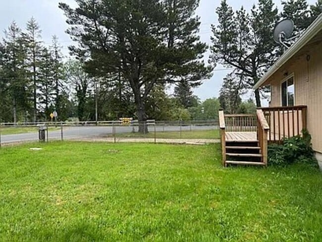Photo - Fenced corner lot centrally located 2 bedroom 1 bath House